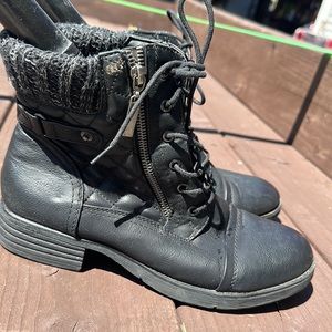 STQ Women's Combat Boots Lace up Ankle Booties - Size 10 - Black